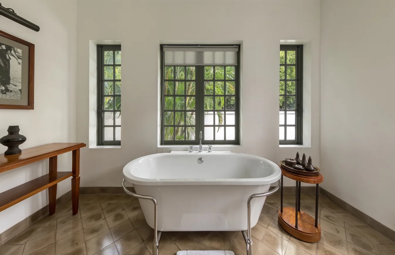 Bathroom Water Damage Restoration in Mammoth, AZ